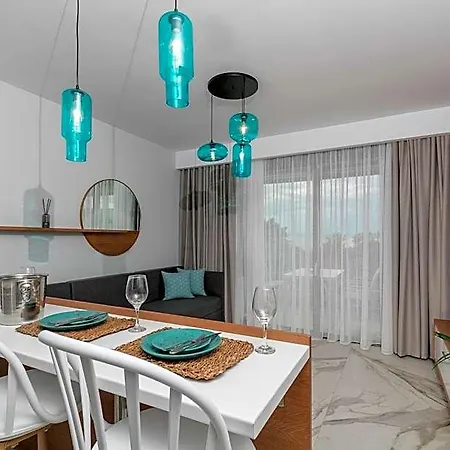 Pachis Escape Hotel