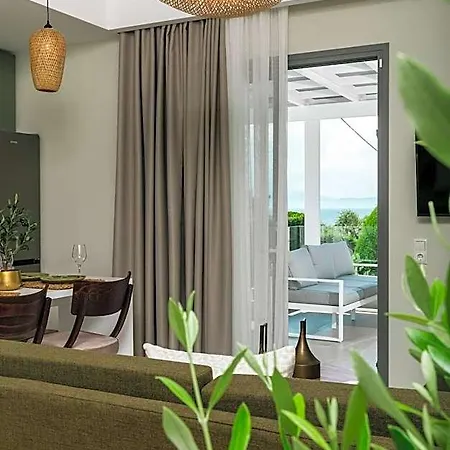 Pachis Escape Hotel