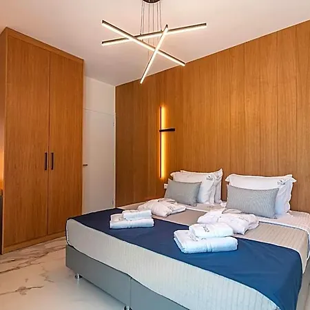 Pachis Escape Hotel
